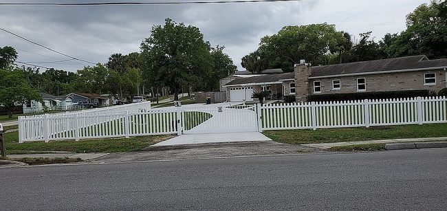 Image of 400 W Graves Ave