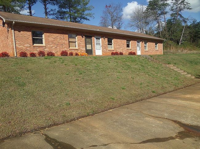 Photo of 4224 Mountain View Cir, Lenoir, NC