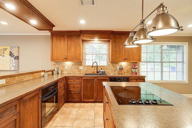 Image of 11 Red Oak Dr
