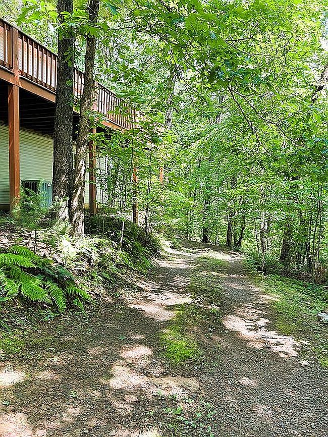 Image of 377 Scenic Dr