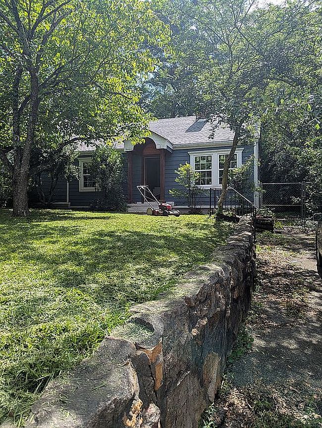 Photo of 2958 Semmes St, East Pt, GA