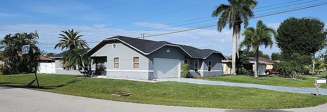 Additional photo 2 of property located at 2210 Se 8th Ter