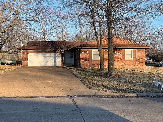 Image of 1014 S Gretchen Ave