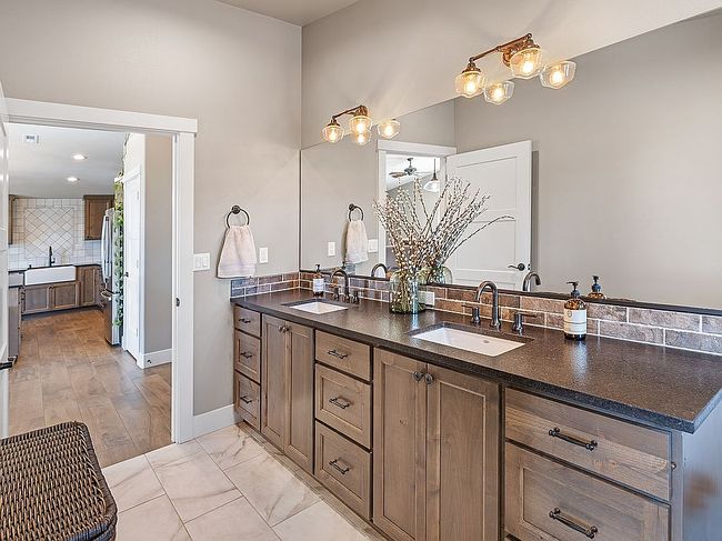 Image of 26235 Road U Sw