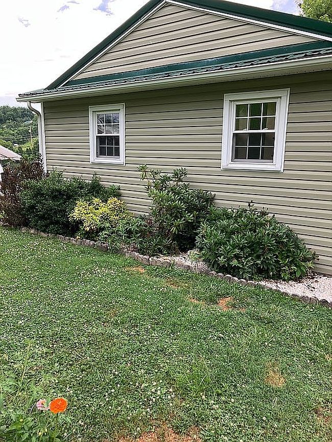 Photo of 165 Sun Valley St, Cedar Bluff, VA