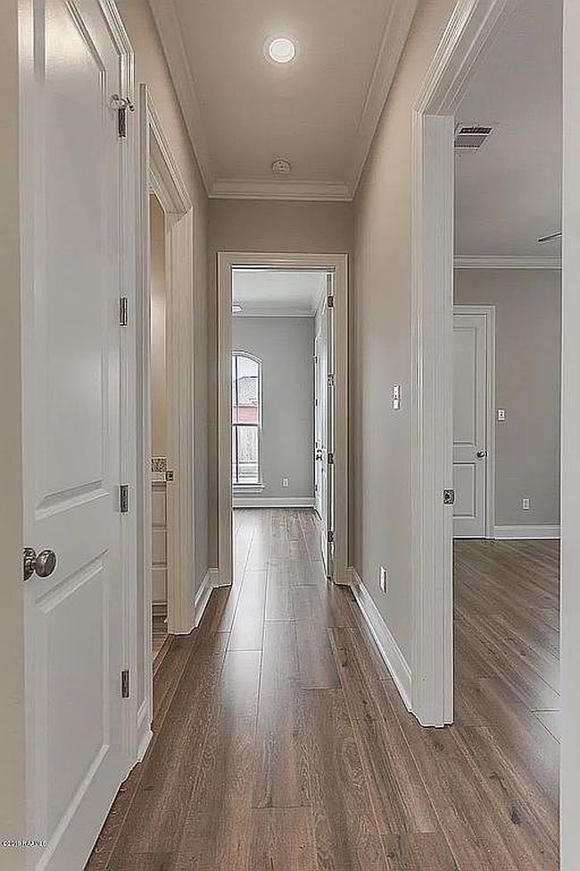 Additional photo 3 of property located at 102 Fallen Oak Ln