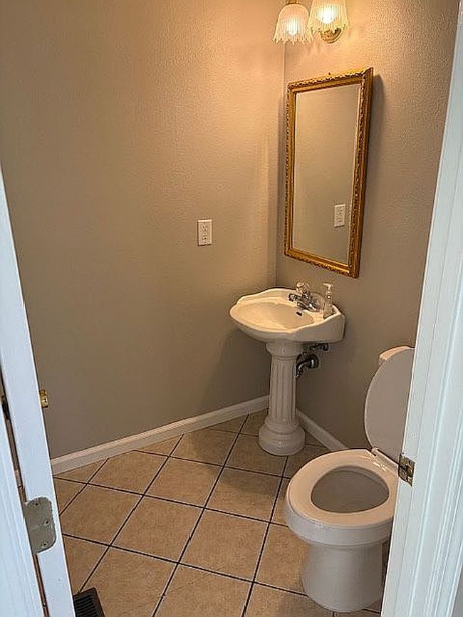 Photo of 107 Waldorf Dr, Perry, GA