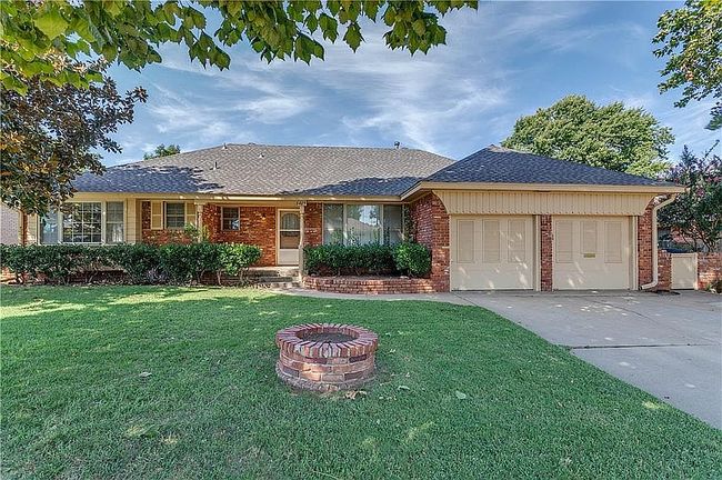 Additional photo 3 of property located at 6405 N Sterling Dr