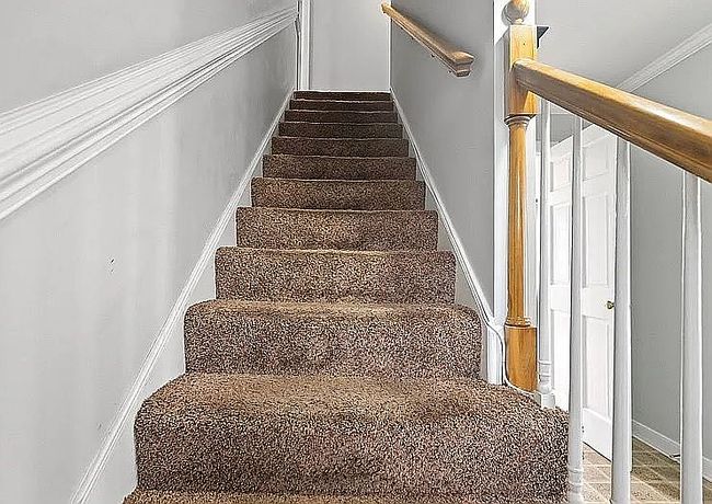 Image of 1771 Robindale Rd