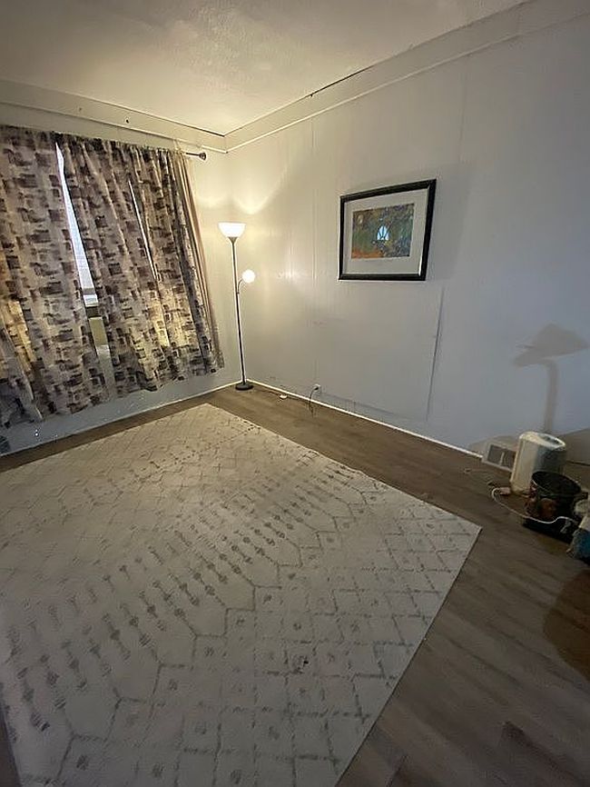 Additional photo 3 of property located at 2322 S Alder St