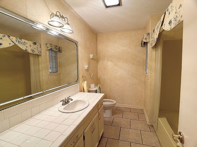 Image of 1321 W Johnson St