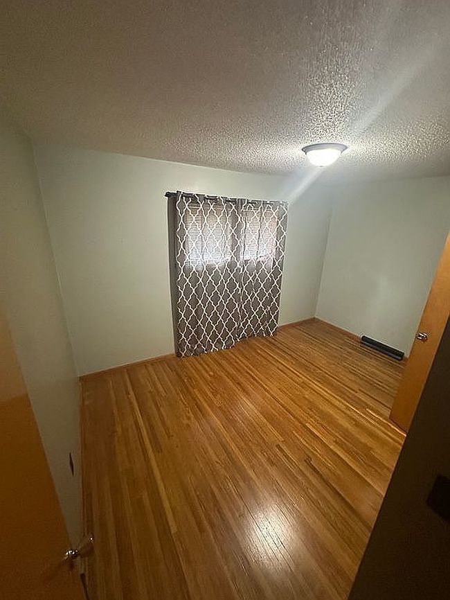 Photo of 207 10th St Nw, Devils Lake, ND
