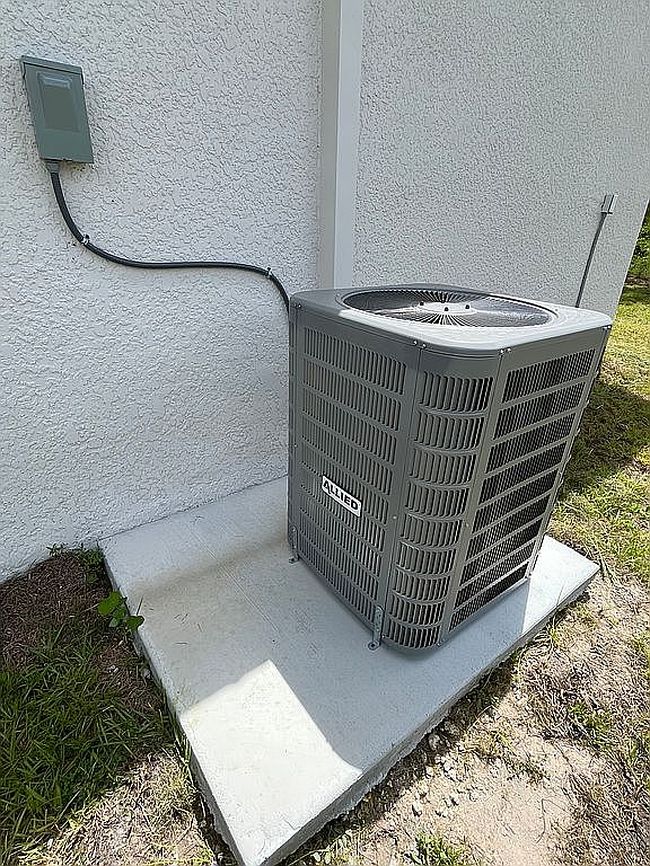 Photo of 1076 Dearborn St, Lehigh Acres, FL