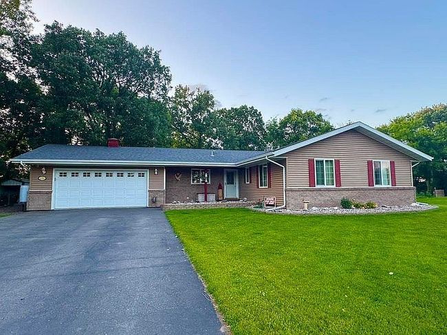 Photo of 1124 River Dr Ne, Red Lake Falls, MN
