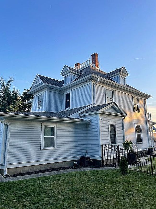 Image of 106 N High St