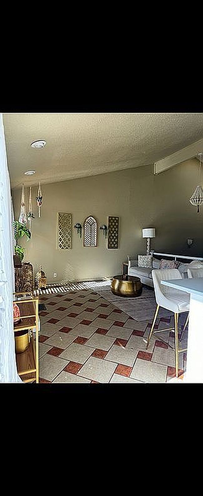 Photo of 1553 Riverside Dr, Tulsa, OK
