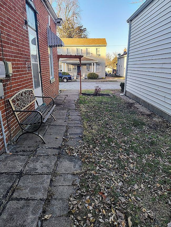 Additional photo 1 of property located at 624 Monroe St