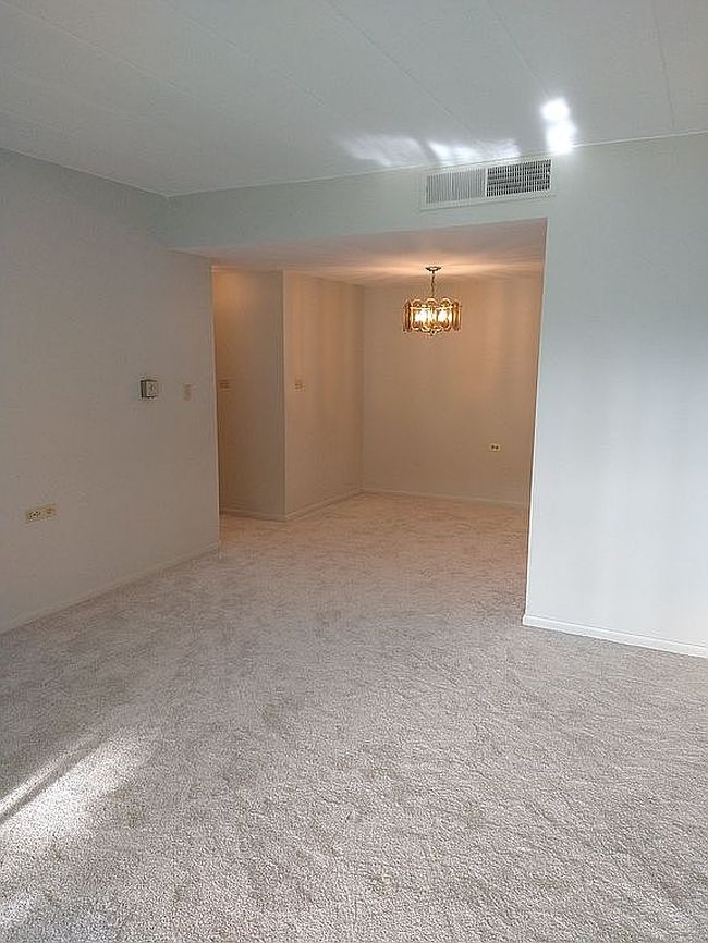 Photo of 5540 Walnut Ave Apt 7B, Downers Grove, IL