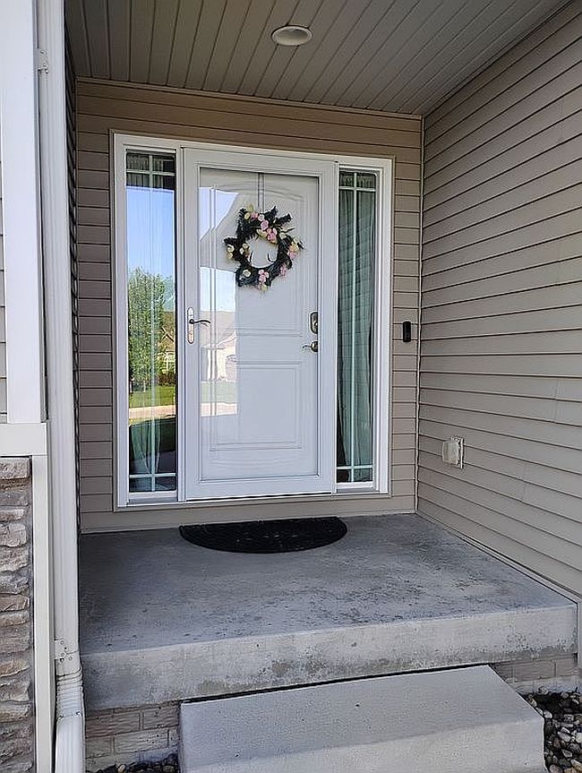Photo of 1318 90th St, West Des Moines, IA