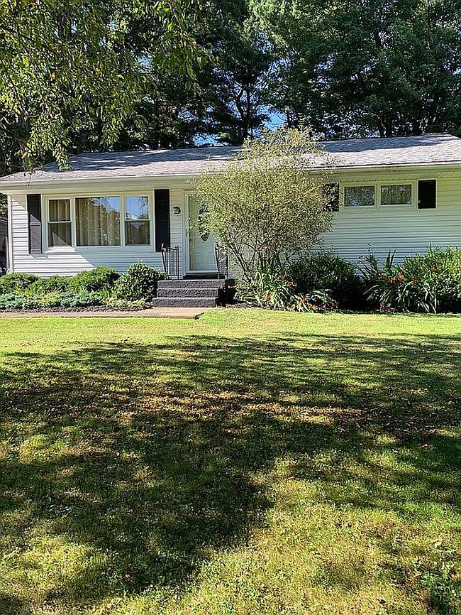 Photo of 598 Maxwell Dr, Titusville, PA