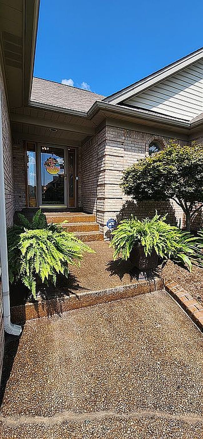 Photo of 5028 Hunters Point Cir, Louisville, KY