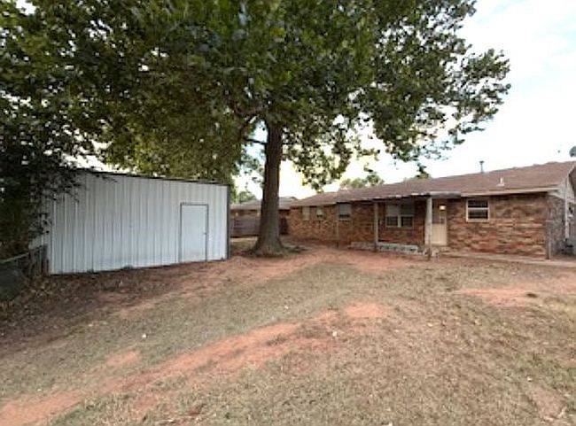 Photo of 512 N 1st St, Weatherford, OK