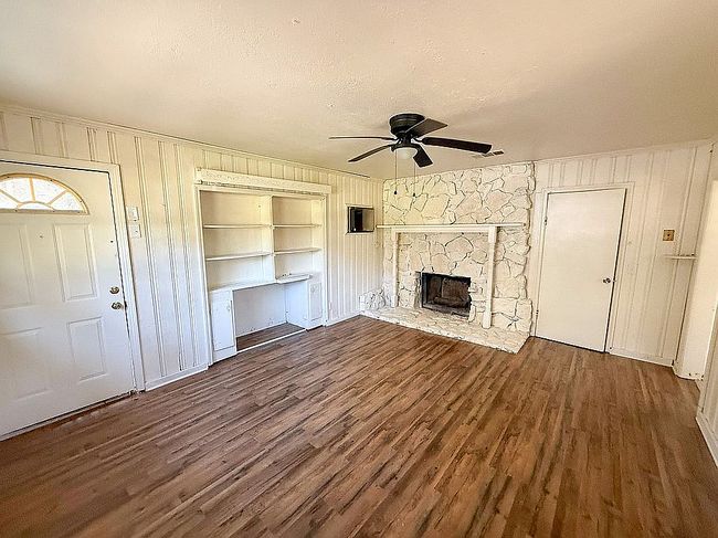 Image of 3250 Oak Forest Dr