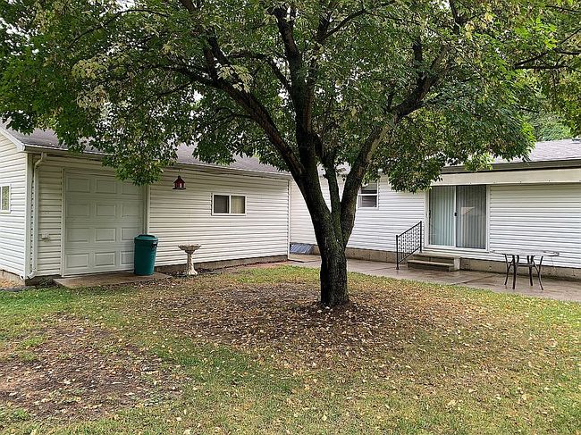 Additional photo 2 of property located at 22987 Lake Shore Dr