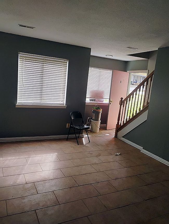 Image of 2716 Clayton Dr Nw