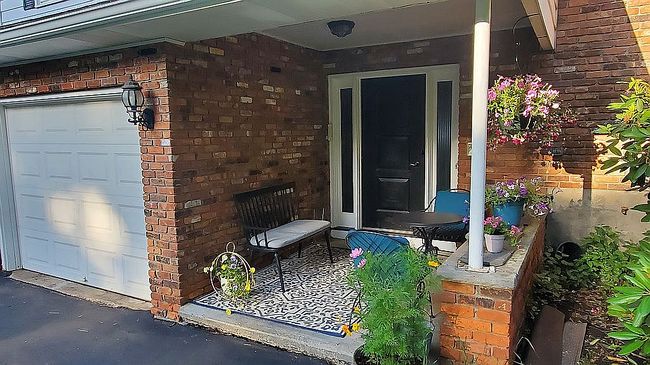 Photo of 1277 Pembroke Ct, Niskayuna, NY
