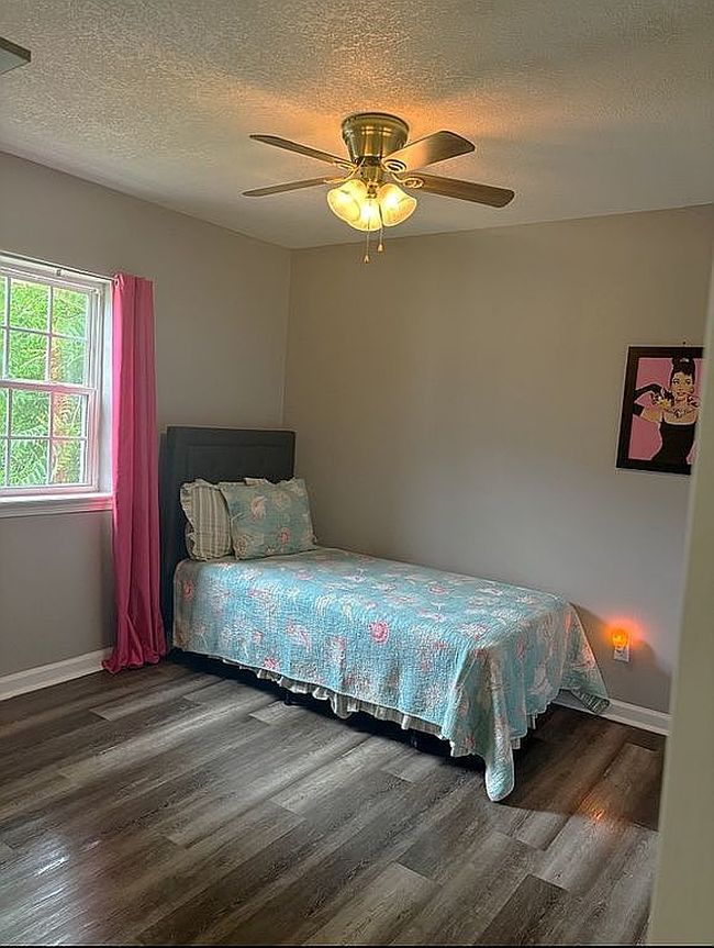Preview of property located at 421 W 6th St