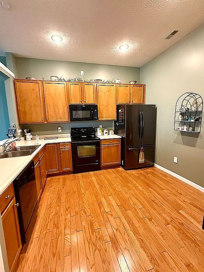 Image of 5808 Bunkers Ave