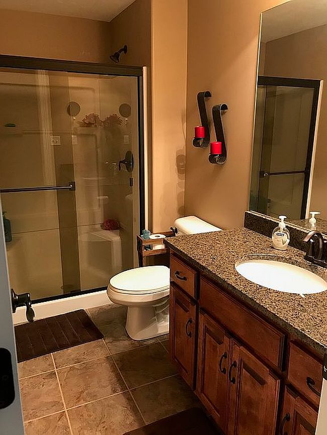 Photo of 7975 Shadow Lake Dr, Papillion, NE