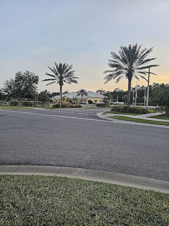 Image of 2461 Chretien Dr