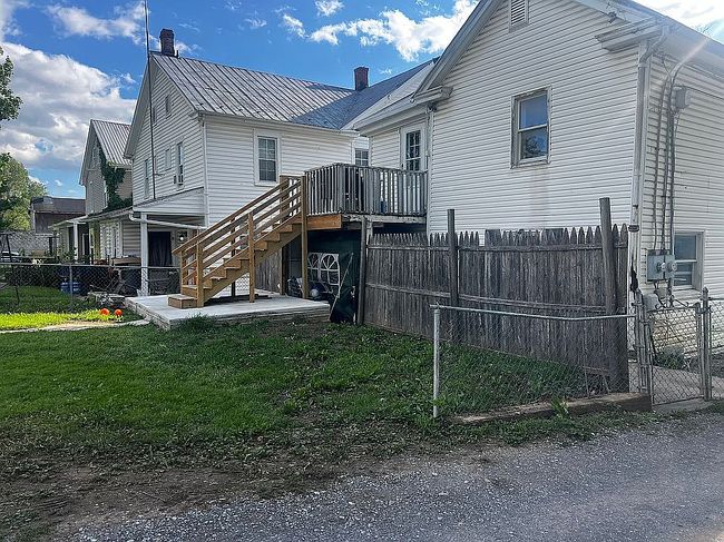 Image of 809 N High St