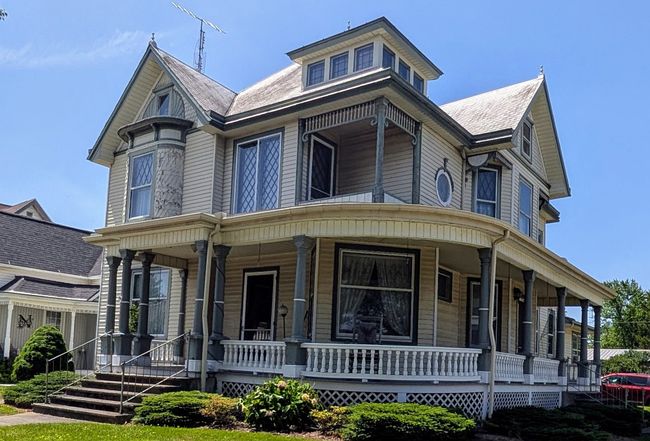 Photo of 504 E Main St