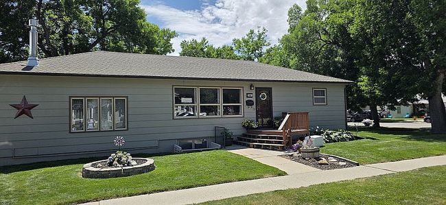 Photo of 306 E 4th St, Laurel, MT