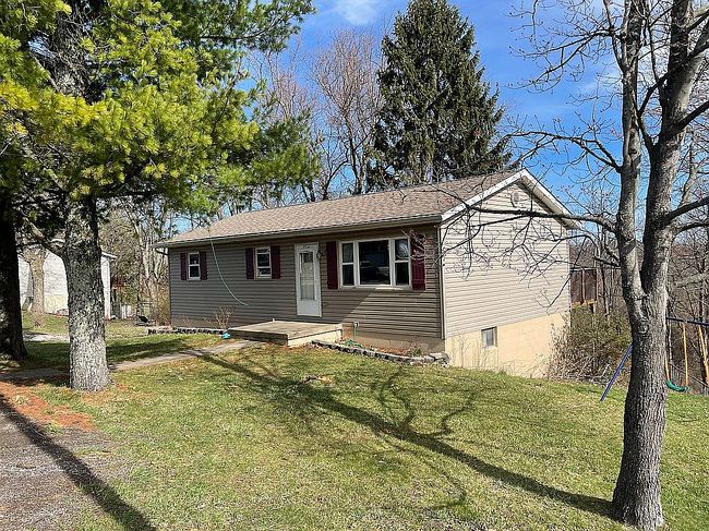 7536 Waynesburg Pike Rd, Moundsville, WV