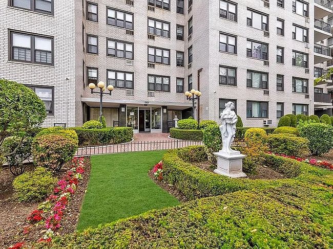 Image of 1360 Ocean Pkwy
