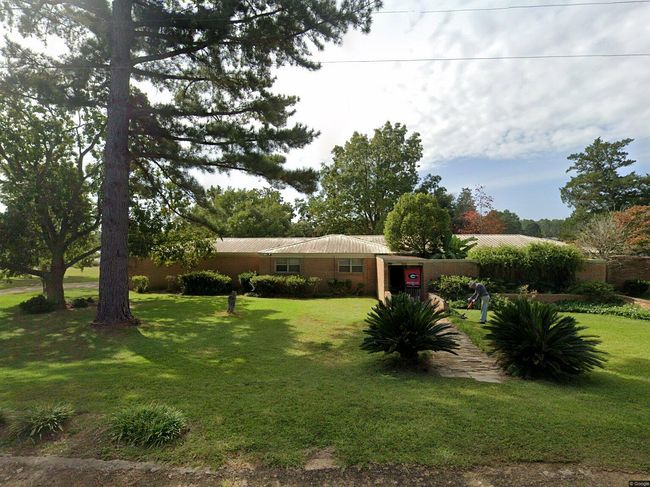 Photo of 154 Lake Lure Dr, Alma, GA