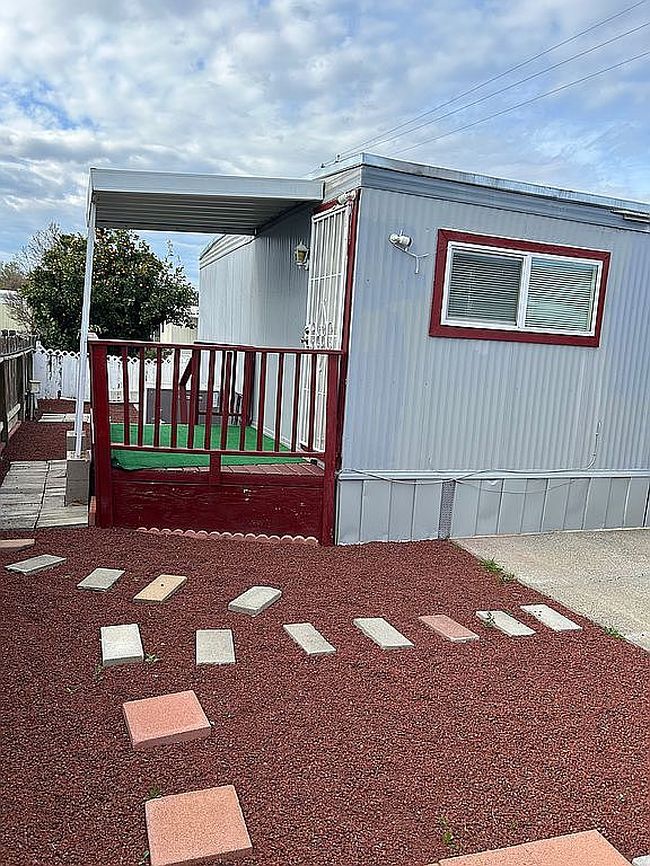 Photo of 52 Rio Vista Ln, Red Bluff, CA