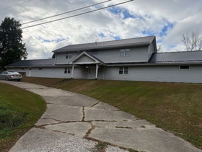 Image of 67 E Hatfield St