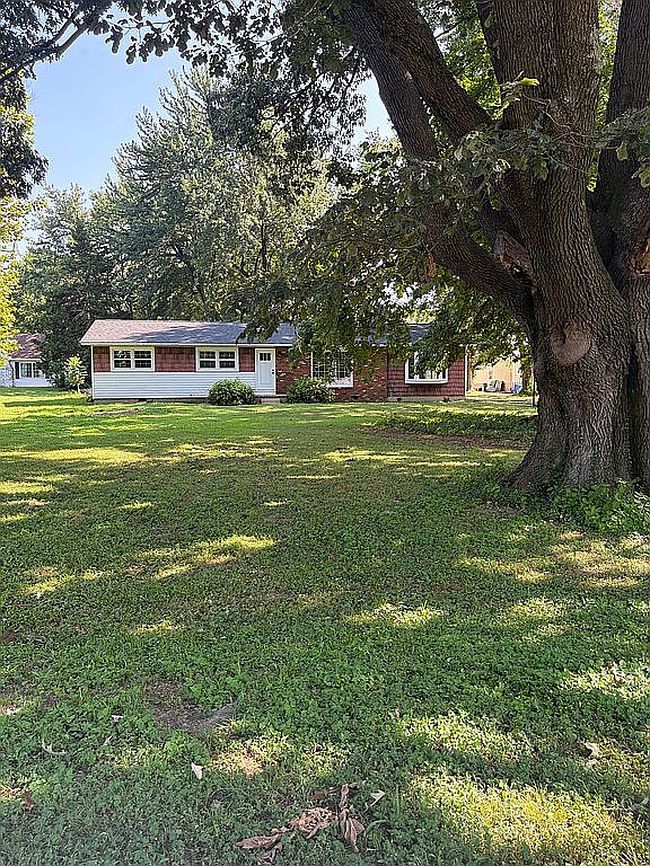 Photo of 1002 W Old Highway C