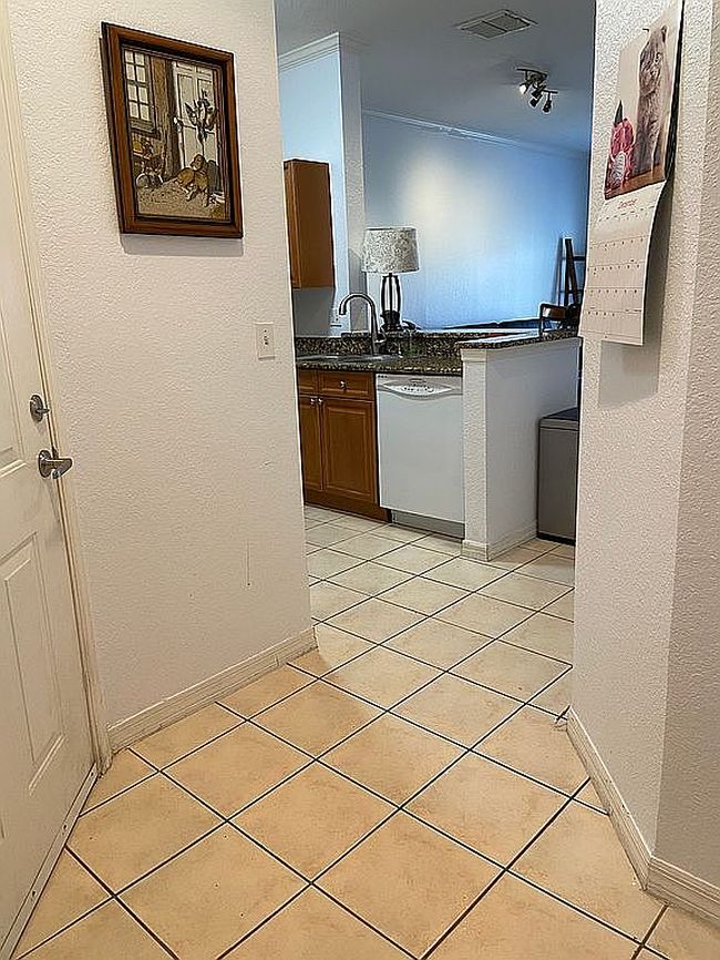 Image of 2495 Lancien Ct #6