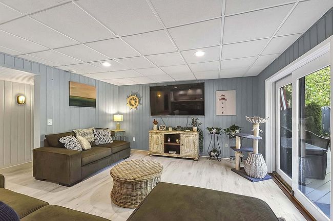 Photo of 619 Cahoon Rd, Bay Village, OH