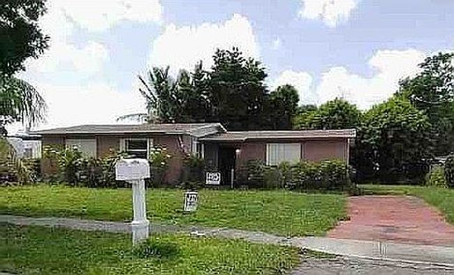 Photo of 7970 Nw 176th St