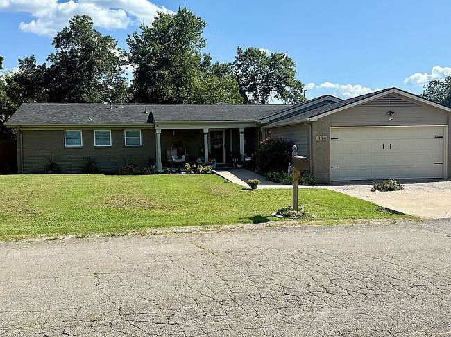 Photo of 102 Oak Rd, Pawhuska, OK