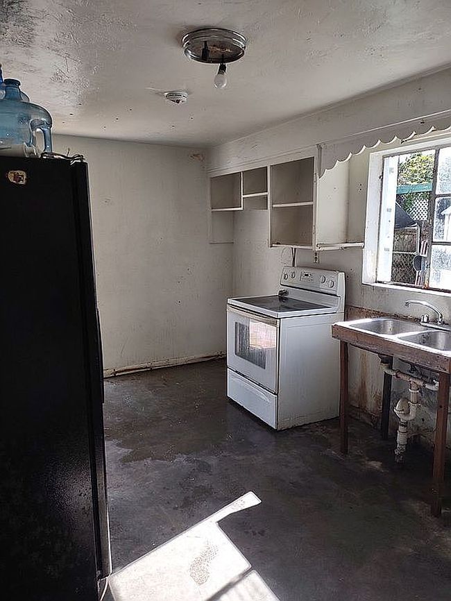 Additional photo 1 of property located at 1464 Sw 28th Way