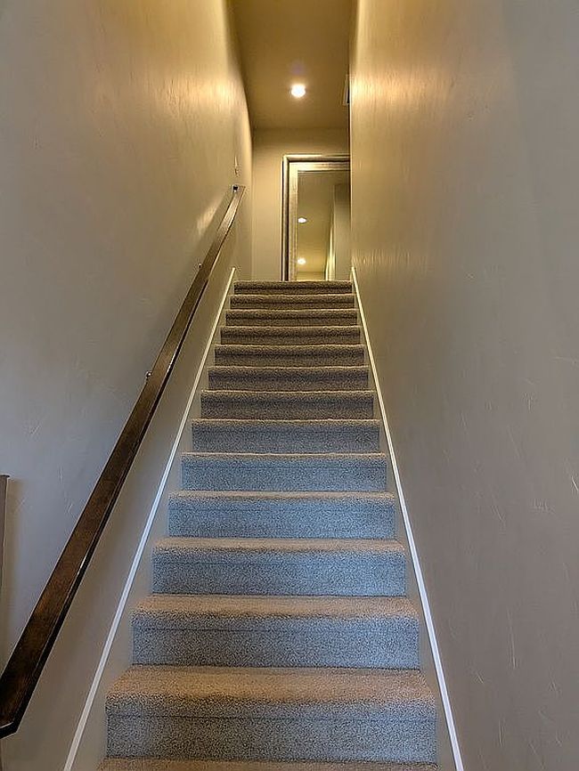 Image of 884 Sw Theater Dr