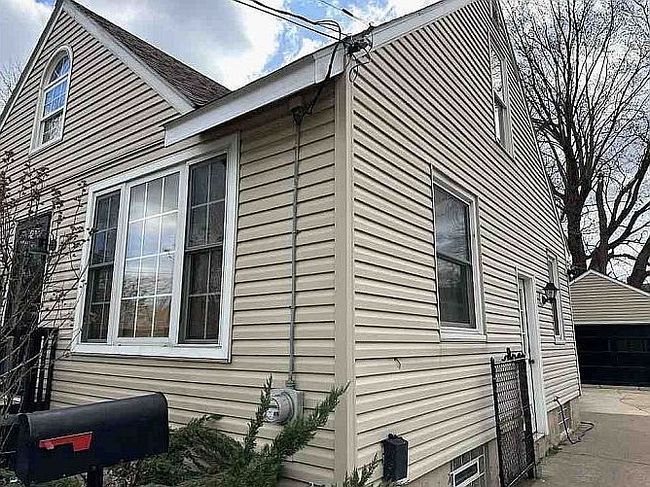 Image of 1228 Crescent Dr